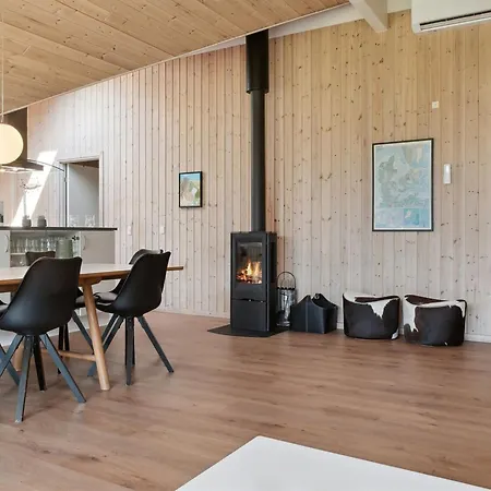 Bolli - 1-1km From The Sea By Interhome Feriehus
